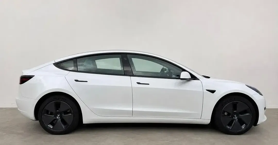 Tesla Model 3 RWD Standard Range Plus - Thumbnail 6