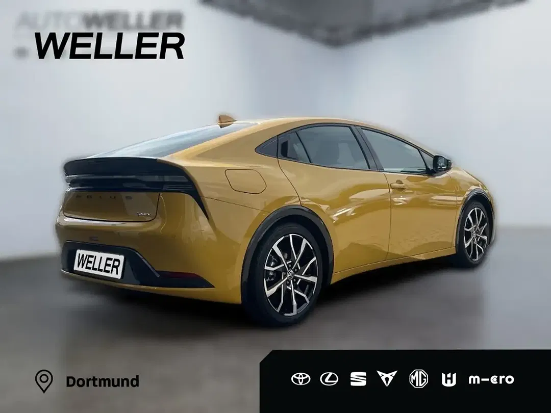 Toyota Prius PHEV Executive - Thumbnail 6