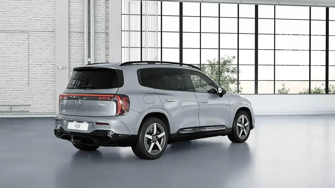 Mercedes-Benz GLB 250 AMG Line - Thumbnail 4