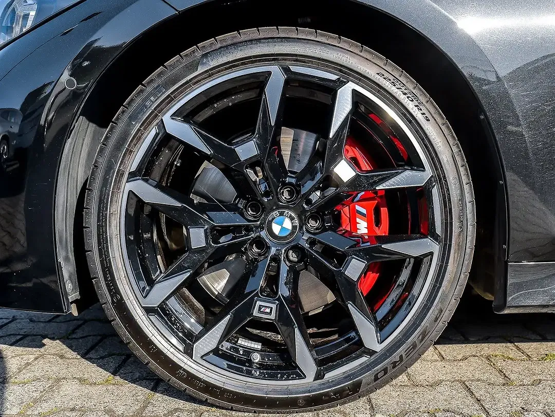 BMW 330 xDrive M Sport Pro - Thumbnail 4