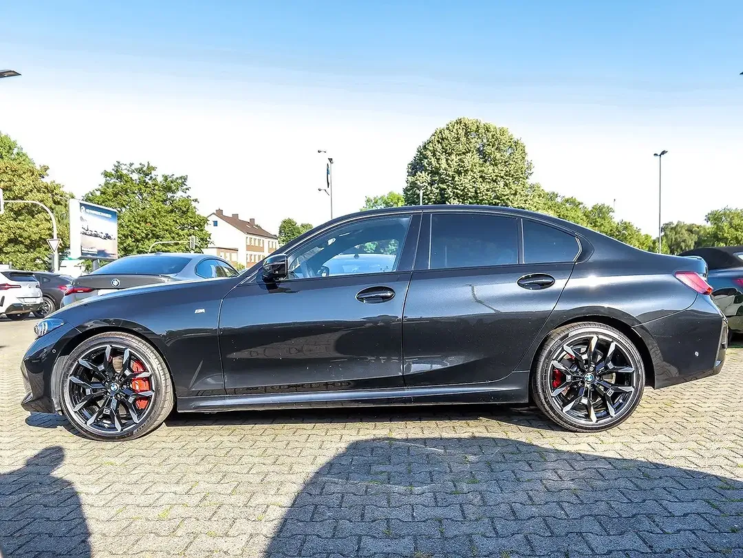 BMW 330 xDrive M Sport Pro - Thumbnail 9