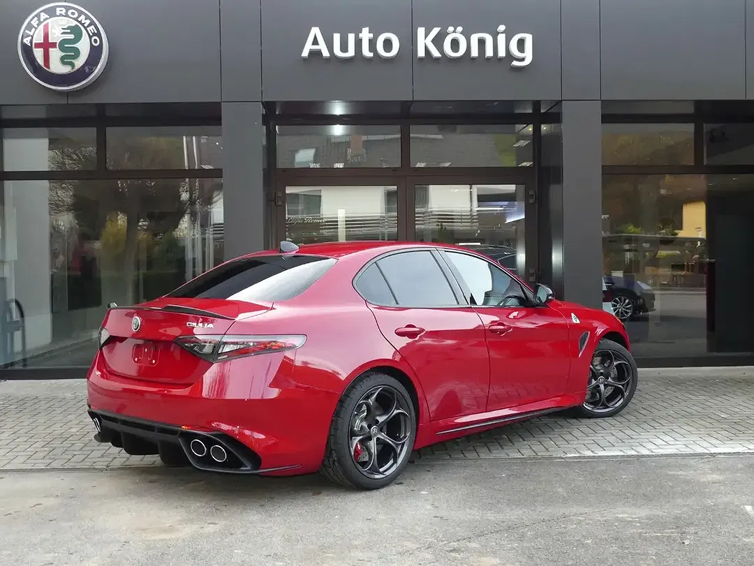 Alfa Romeo Giulia 2.9 V6 Bi-Turbo Quadrifoglio - foto 2