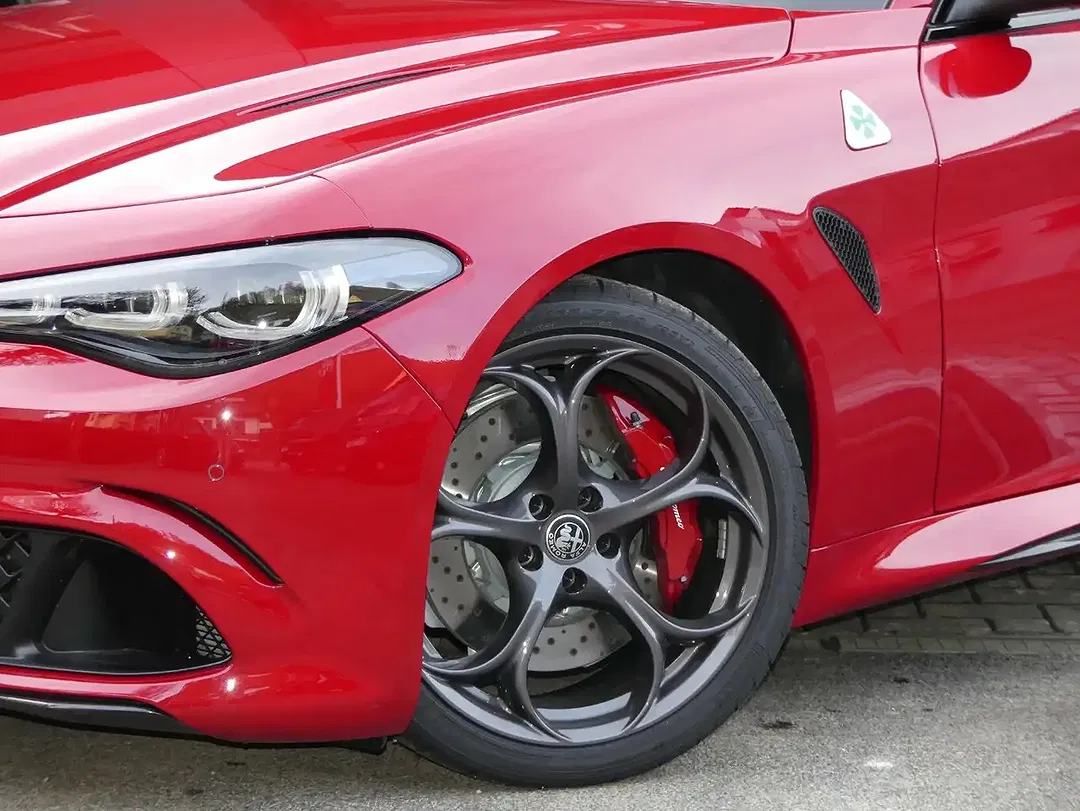 Alfa Romeo Giulia 2.9 V6 Bi-Turbo Quadrifoglio - Thumbnail 3