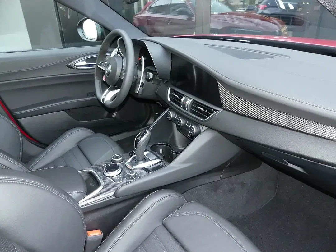 Alfa Romeo Giulia 2.9 V6 Bi-Turbo Quadrifoglio - Thumbnail 4