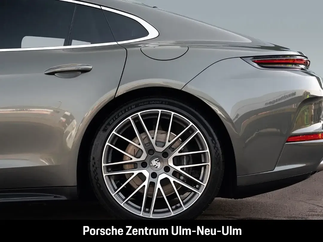 Porsche Panamera E-Hybrid 4 - Thumbnail 12