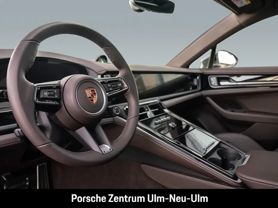 Porsche Panamera E-Hybrid 4 - Thumbnail 4