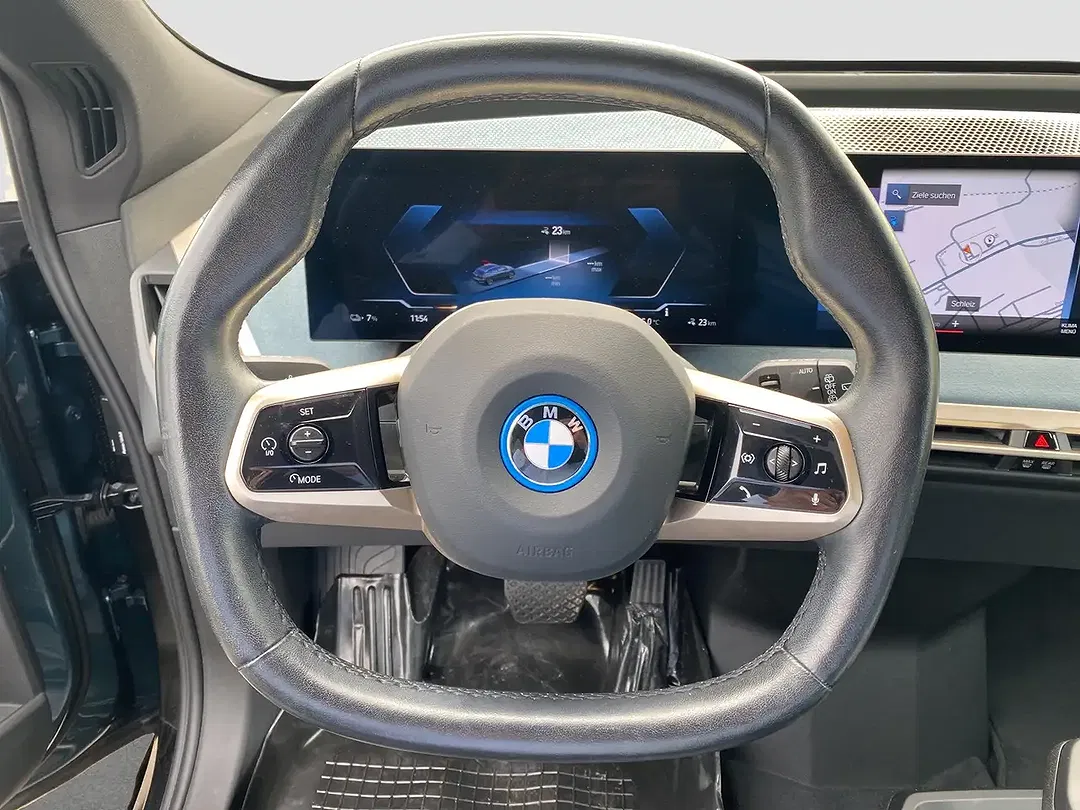 BMW iX xDrive - Thumbnail 13