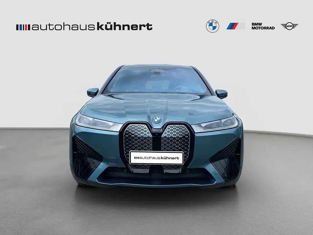 BMW iX xDrive - Thumbnail 3