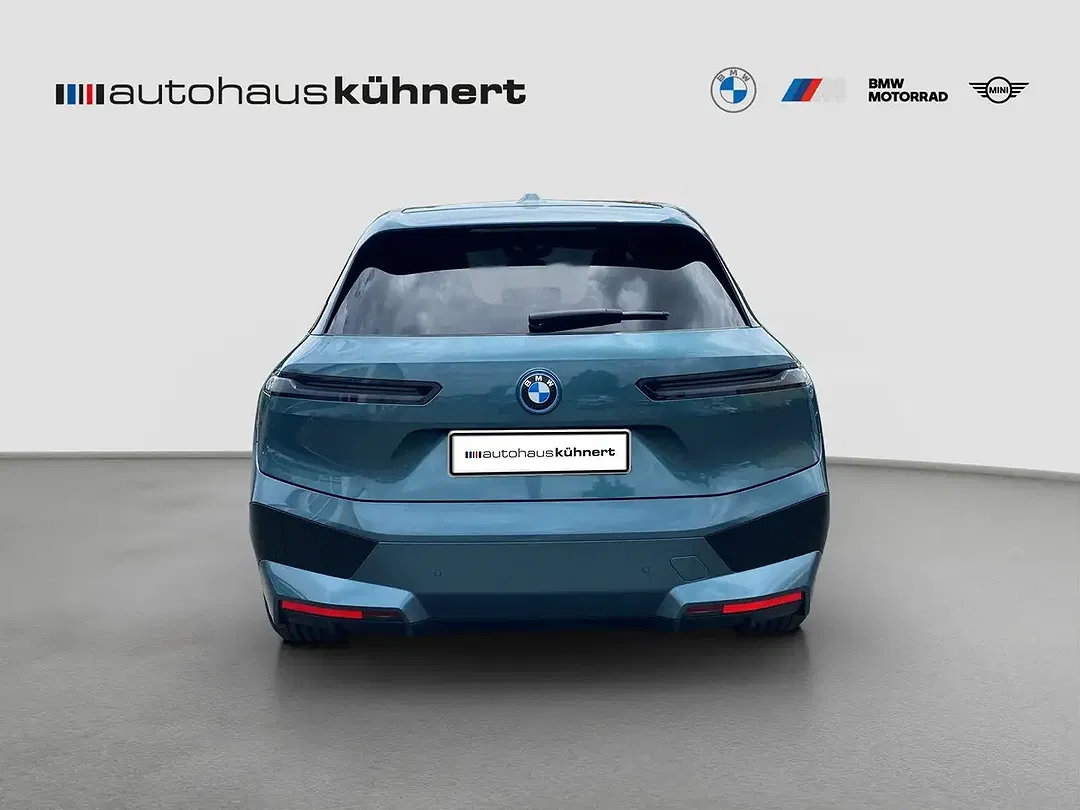 BMW iX xDrive - Thumbnail 6