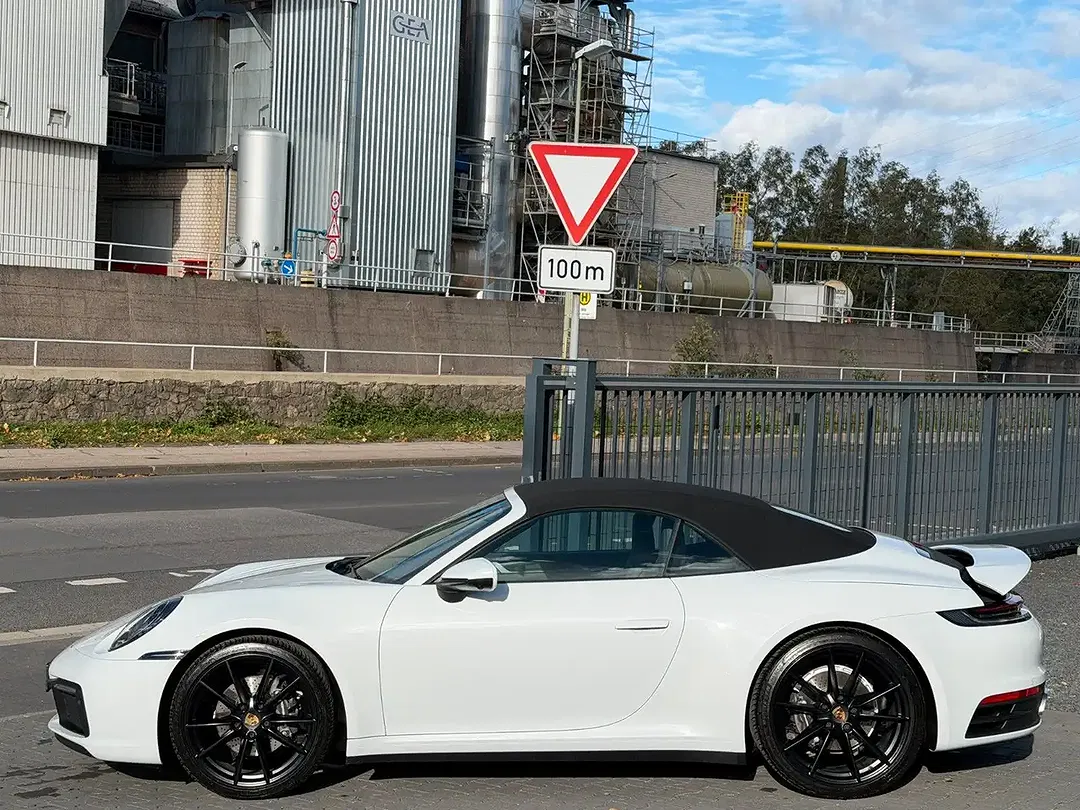 Porsche 911 AUT Carrera Cabriolet - Thumbnail 14