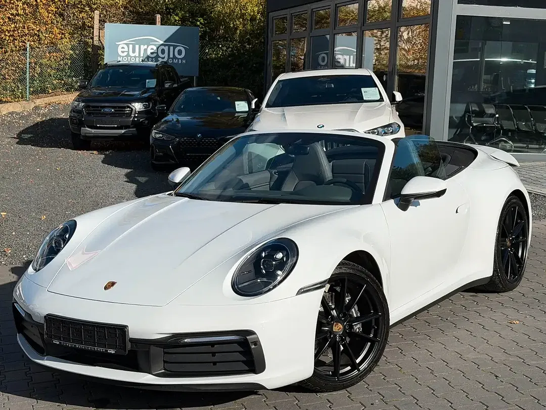 Porsche 911 AUT Carrera Cabriolet - Thumbnail 3