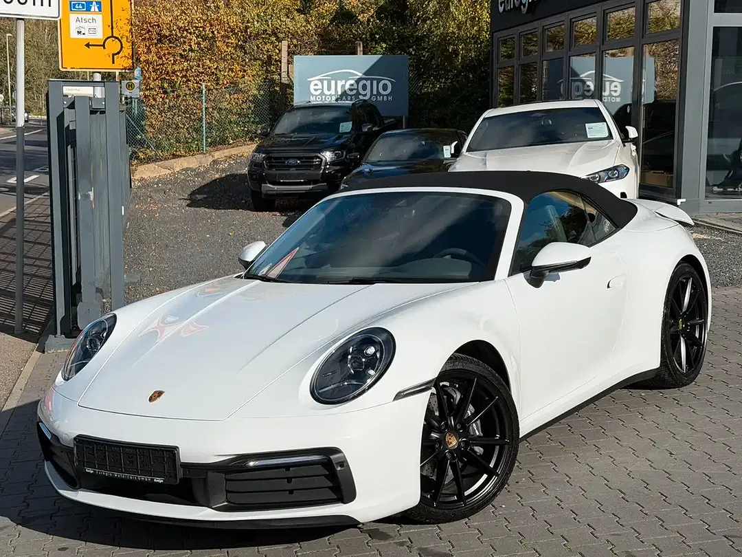 Porsche 911 AUT Carrera Cabriolet - Thumbnail 4