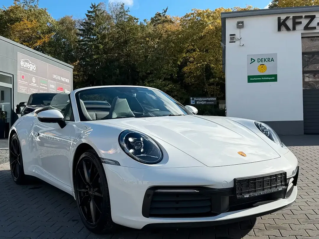 Porsche 911 AUT Carrera Cabriolet - Thumbnail 9