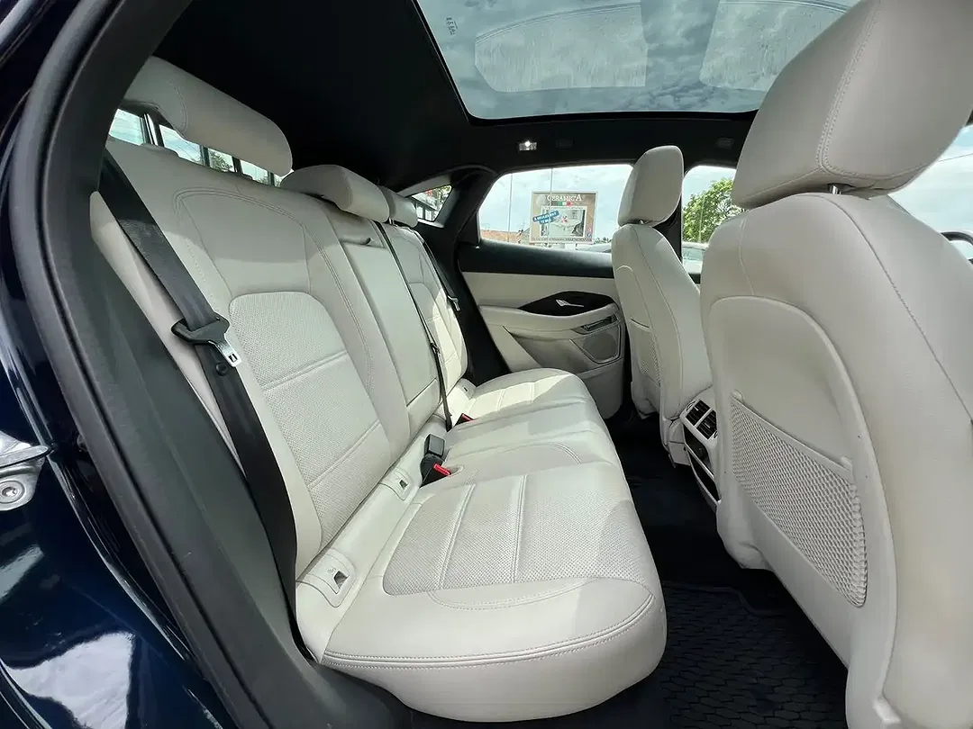 Jaguar E-Pace MHEV - Thumbnail 10