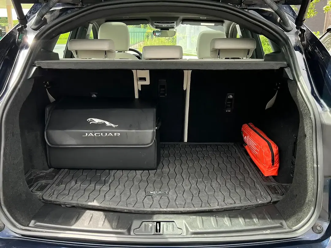 Jaguar E-Pace MHEV - Thumbnail 13