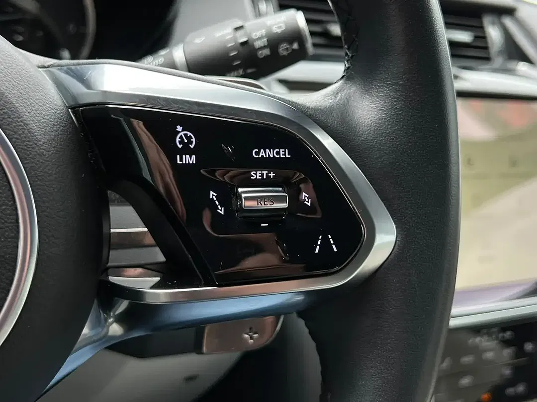 Jaguar E-Pace MHEV - Thumbnail 14