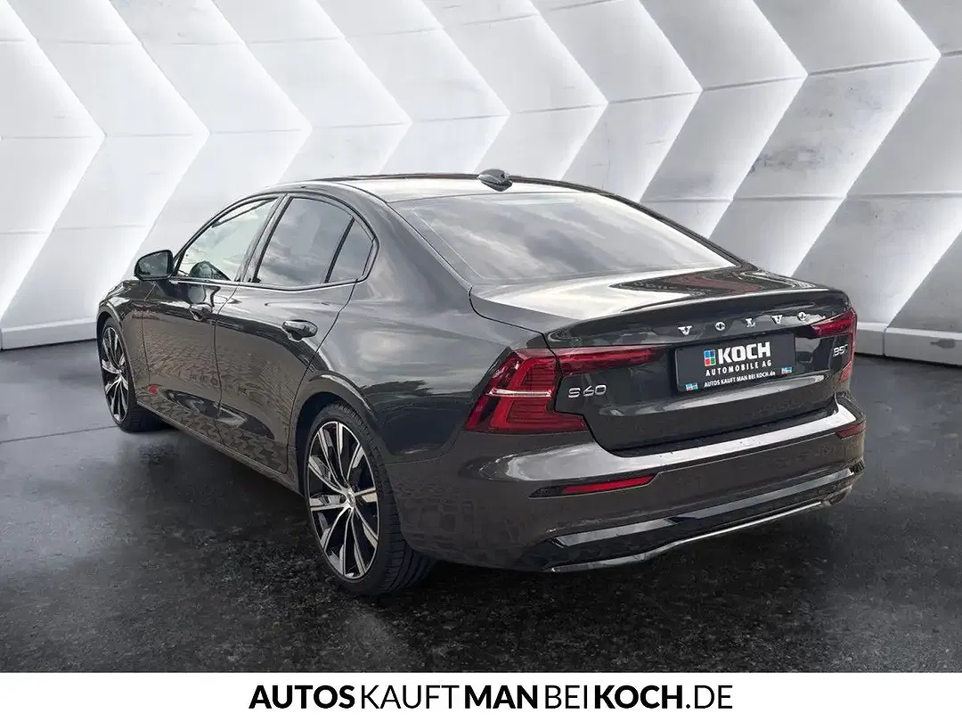Volvo S60 B5 AWD Ultimate Dark - foto 2