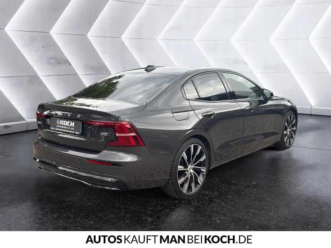 Volvo S60 B5 AWD Ultimate Dark - Thumbnail 3