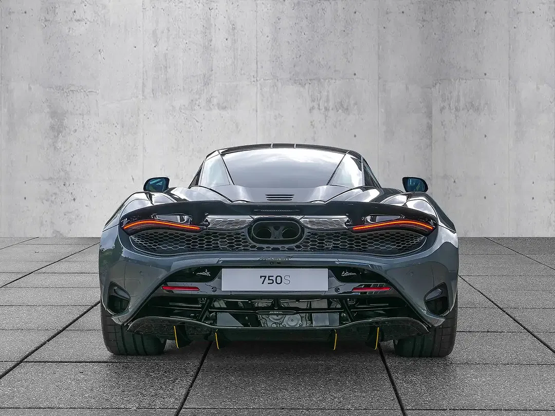McLaren 750S MSO Coupé - Thumbnail 4