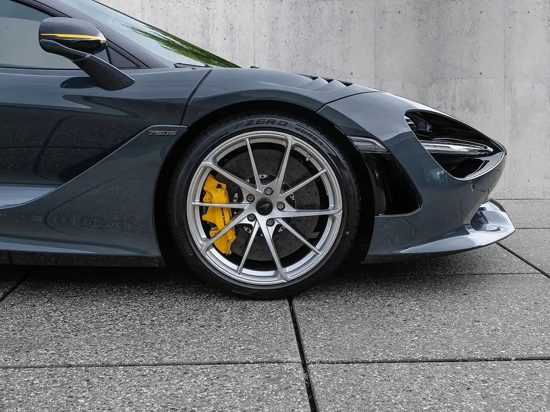 McLaren 750S MSO Coupé - Thumbnail 9