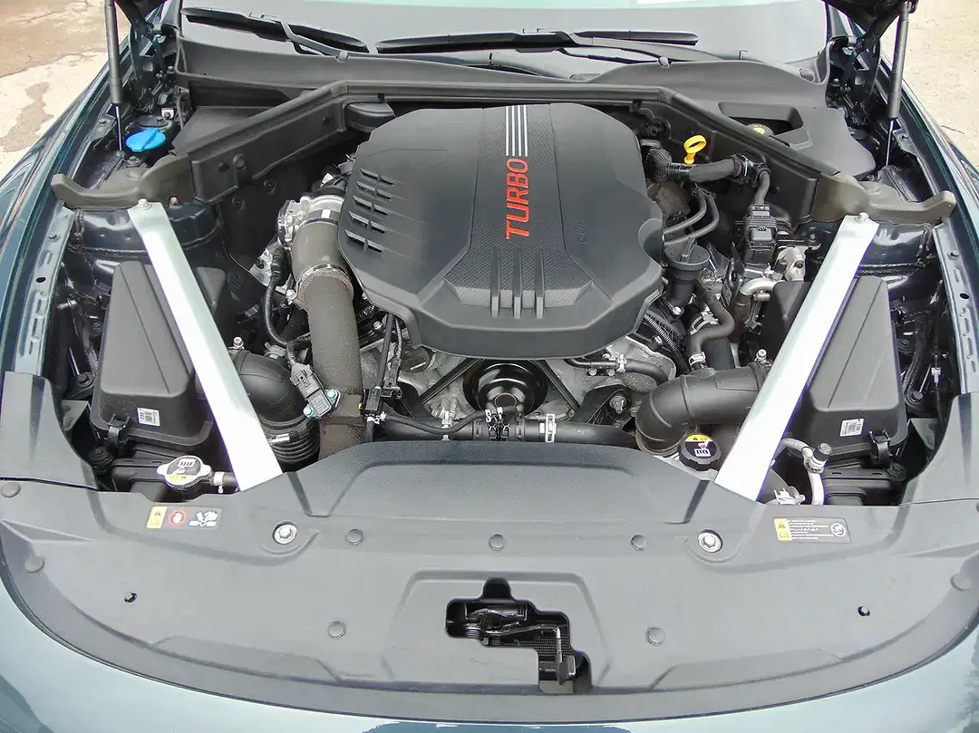 Kia Stinger 4WD GT - foto 10