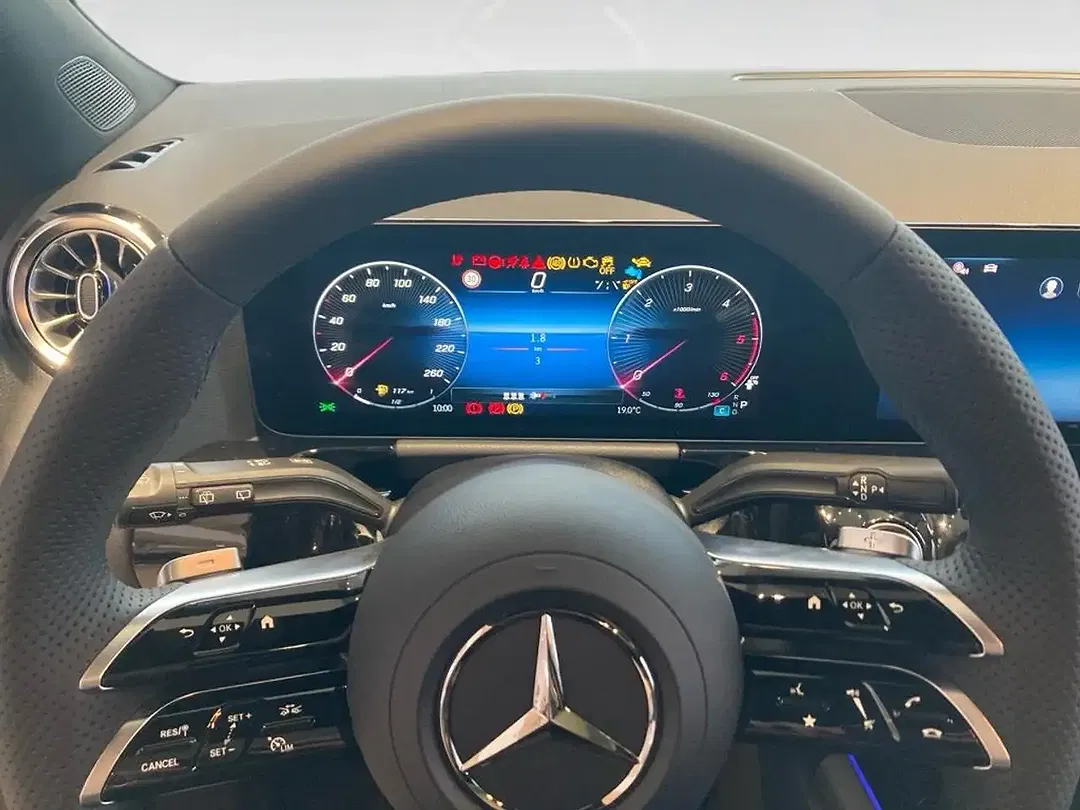 Mercedes-Benz GLA 220 4MATIC AMG Line Night - Thumbnail 11
