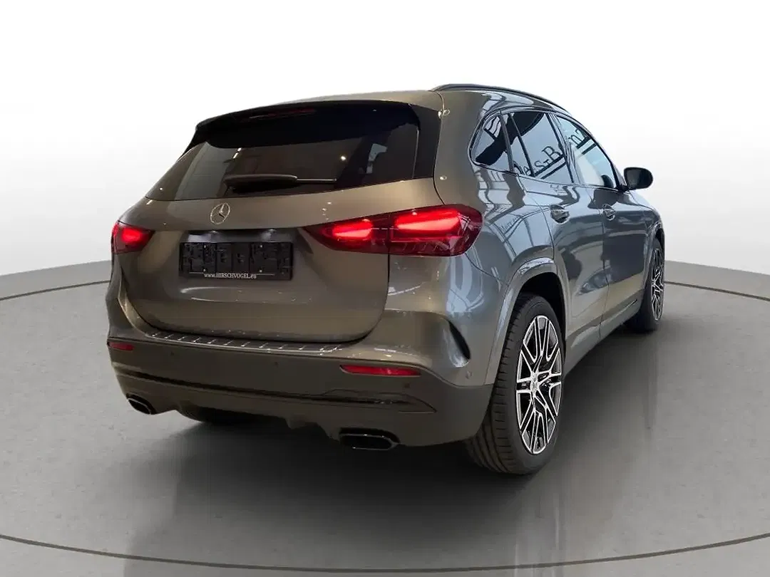 Mercedes-Benz GLA 220 4MATIC AMG Line Night - Thumbnail 4