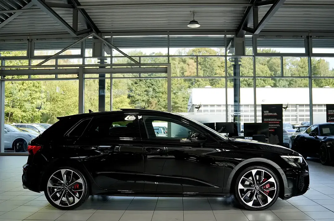 Audi S3 Sportback - Thumbnail 5