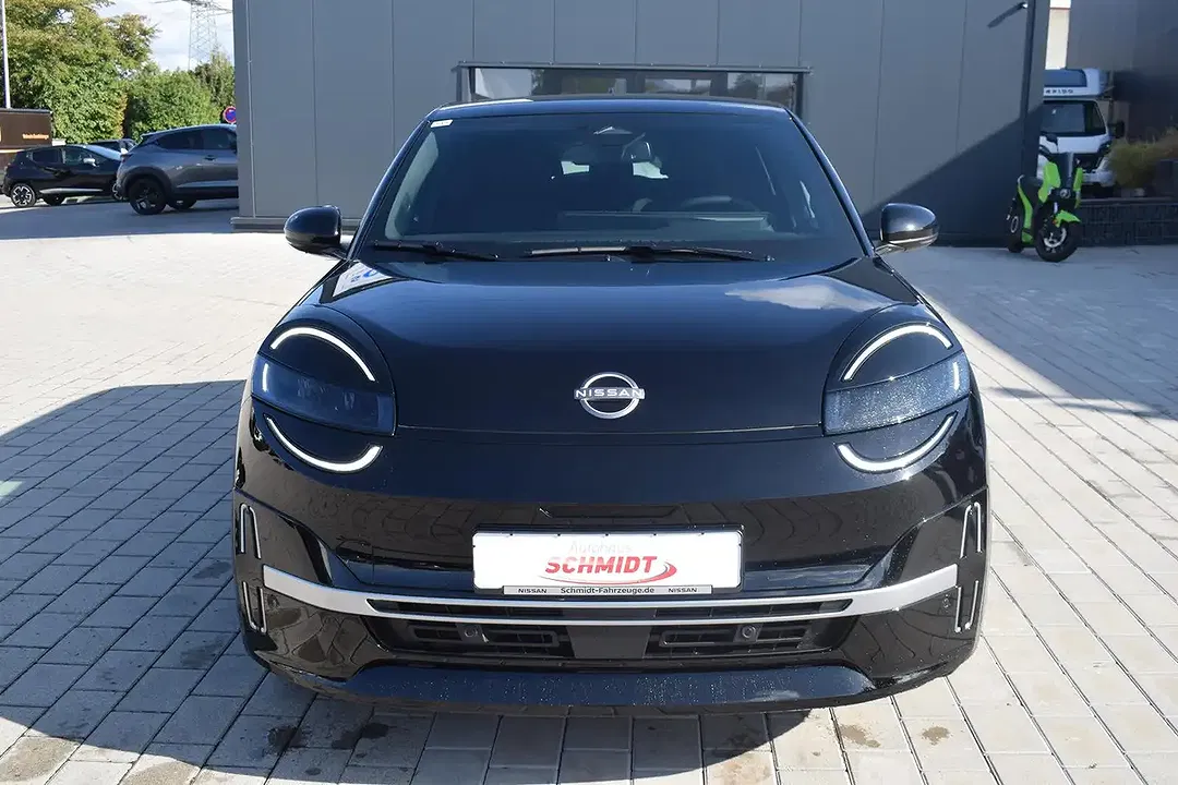 Nissan Micra - Thumbnail 3
