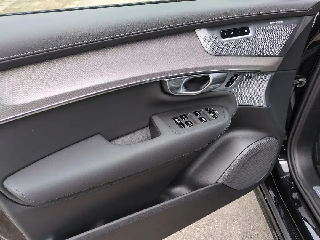 Volvo XC90 T8 PHEV Recharge Ultra Black Edition - Thumbnail 6