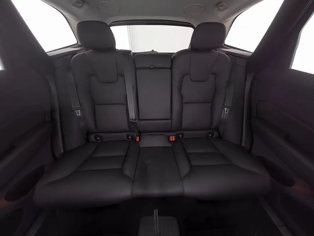 Volvo XC60 T6 AWD Plus Dark - Thumbnail 4