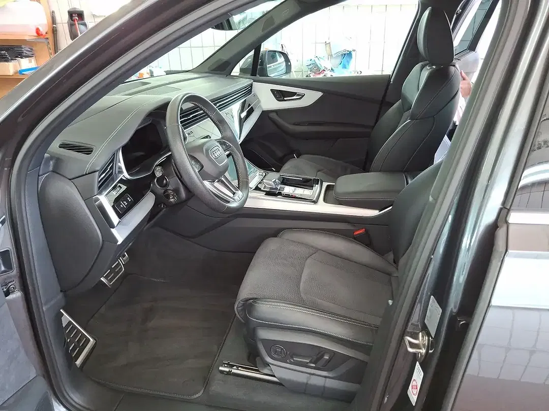 Audi Q7 55 TFSI e quattro S line - Thumbnail 9