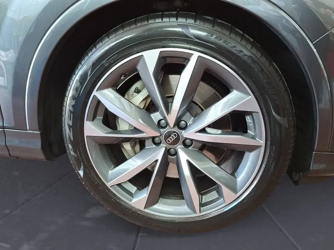 Audi Q7 55 TFSI e quattro S line - Thumbnail 6