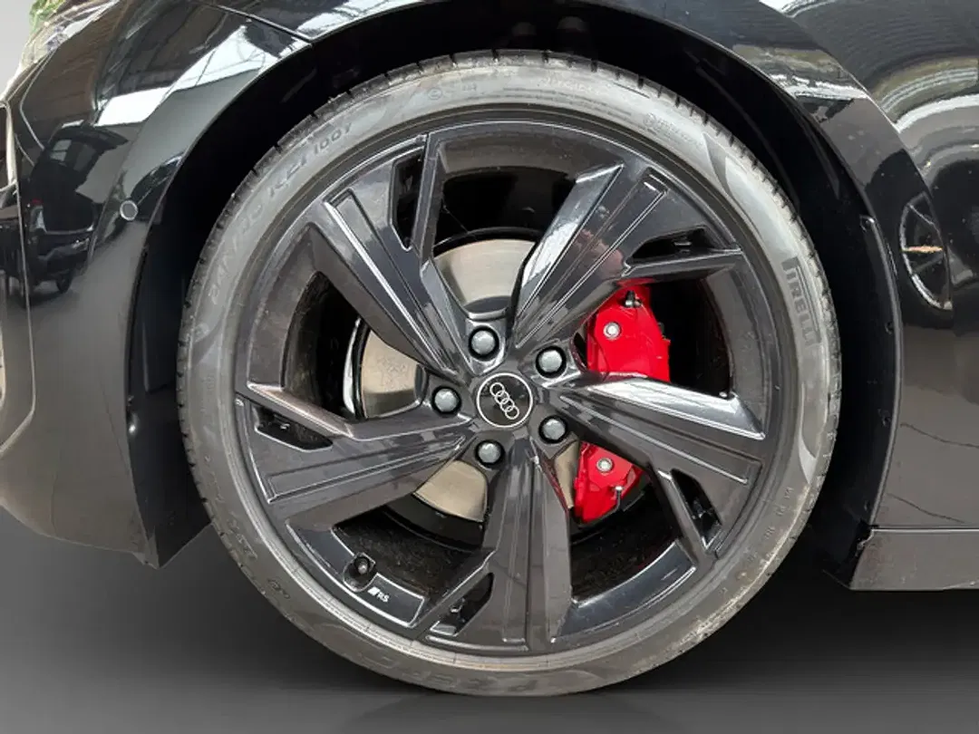 Audi A6 e-tron - Thumbnail 9
