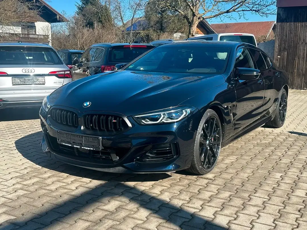 BMW M850 xDrive Coupe - Thumbnail 3