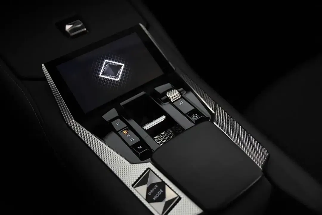 DS Automobiles DS 4 - Thumbnail 14