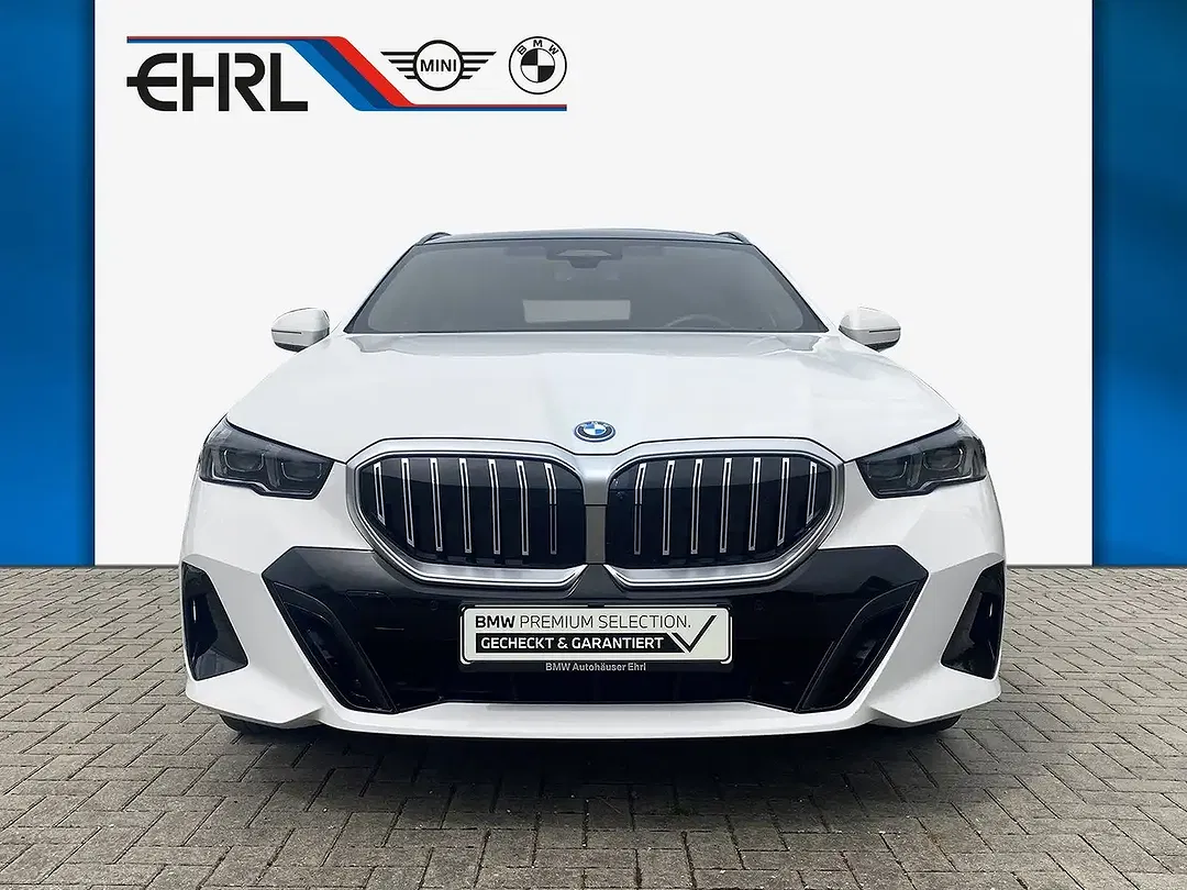 BMW 550 xDrive Touring M Sport - Thumbnail 2