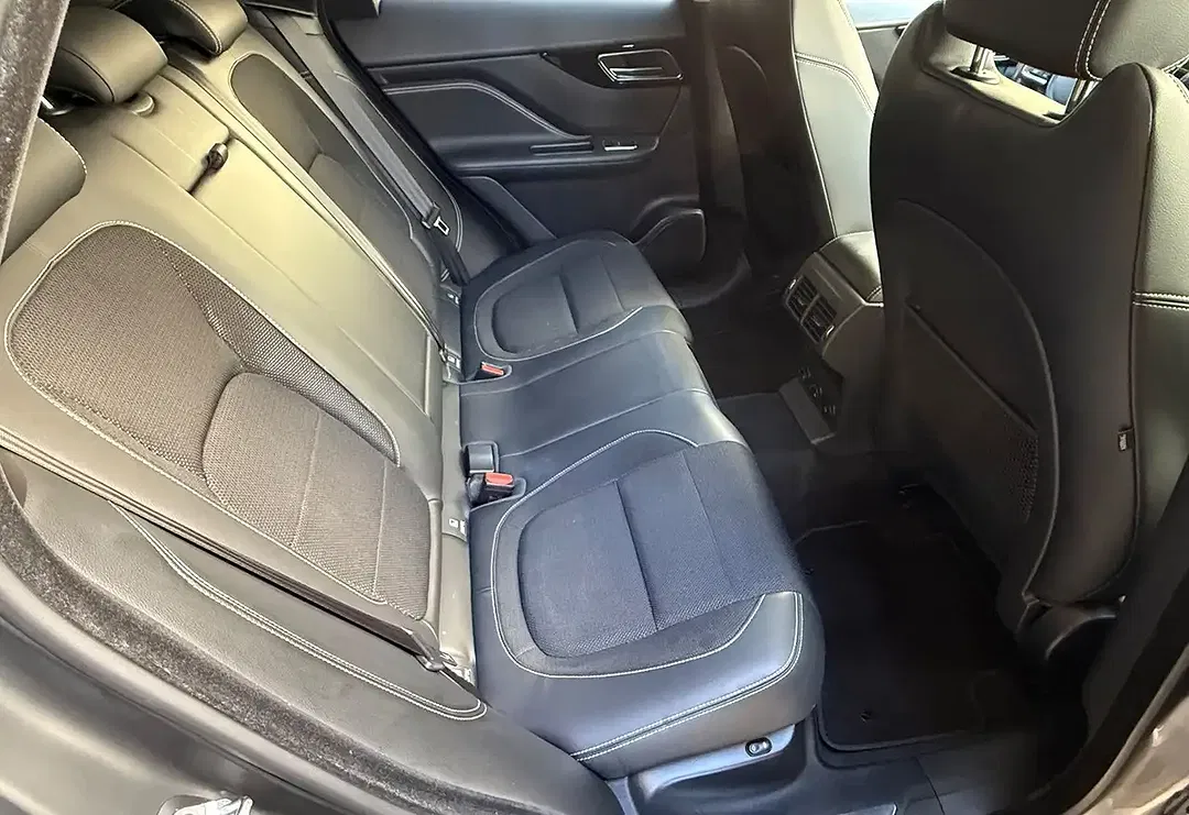 Jaguar F-Pace 4x4 R-Sport - Thumbnail 12