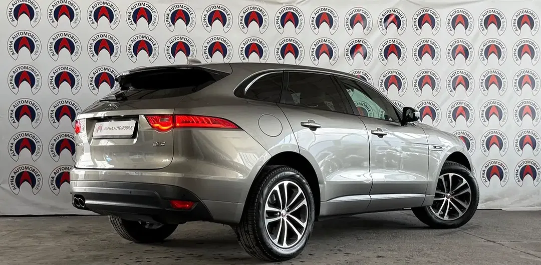 Jaguar F-Pace 4x4 R-Sport - Thumbnail 3