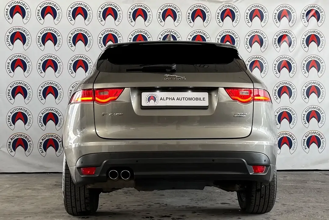 Jaguar F-Pace 4x4 R-Sport - Thumbnail 8