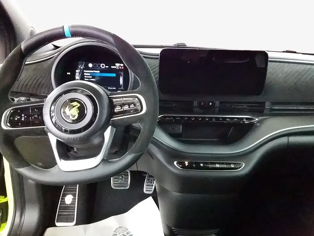 Abarth 500e - Thumbnail 9