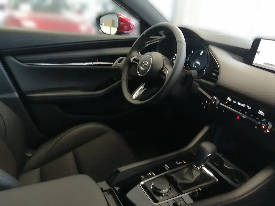 Mazda 3 Takumi - foto 14