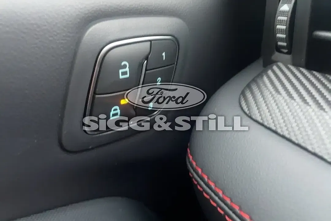 Ford Mustang Mach-E 4x4 Premium - Thumbnail 12