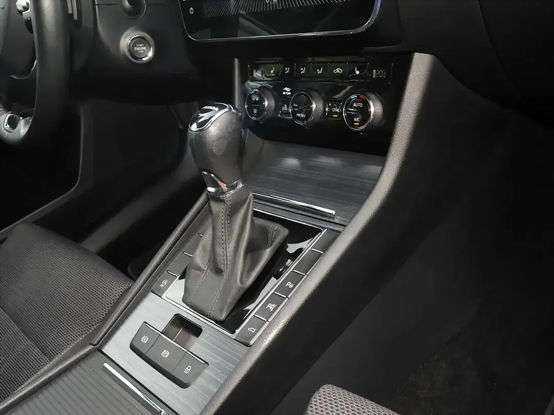 Skoda Superb 2.0 TDI Combi Style - Thumbnail 8