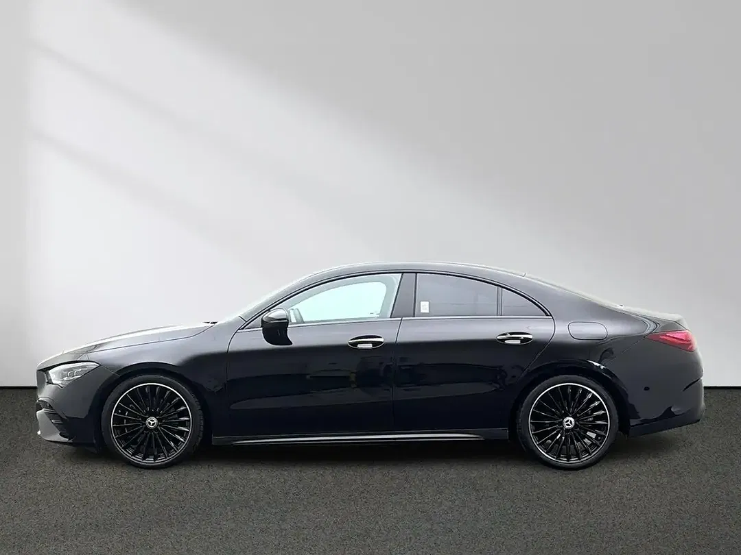 Mercedes-Benz CLA 200 AMG Night - Thumbnail 2