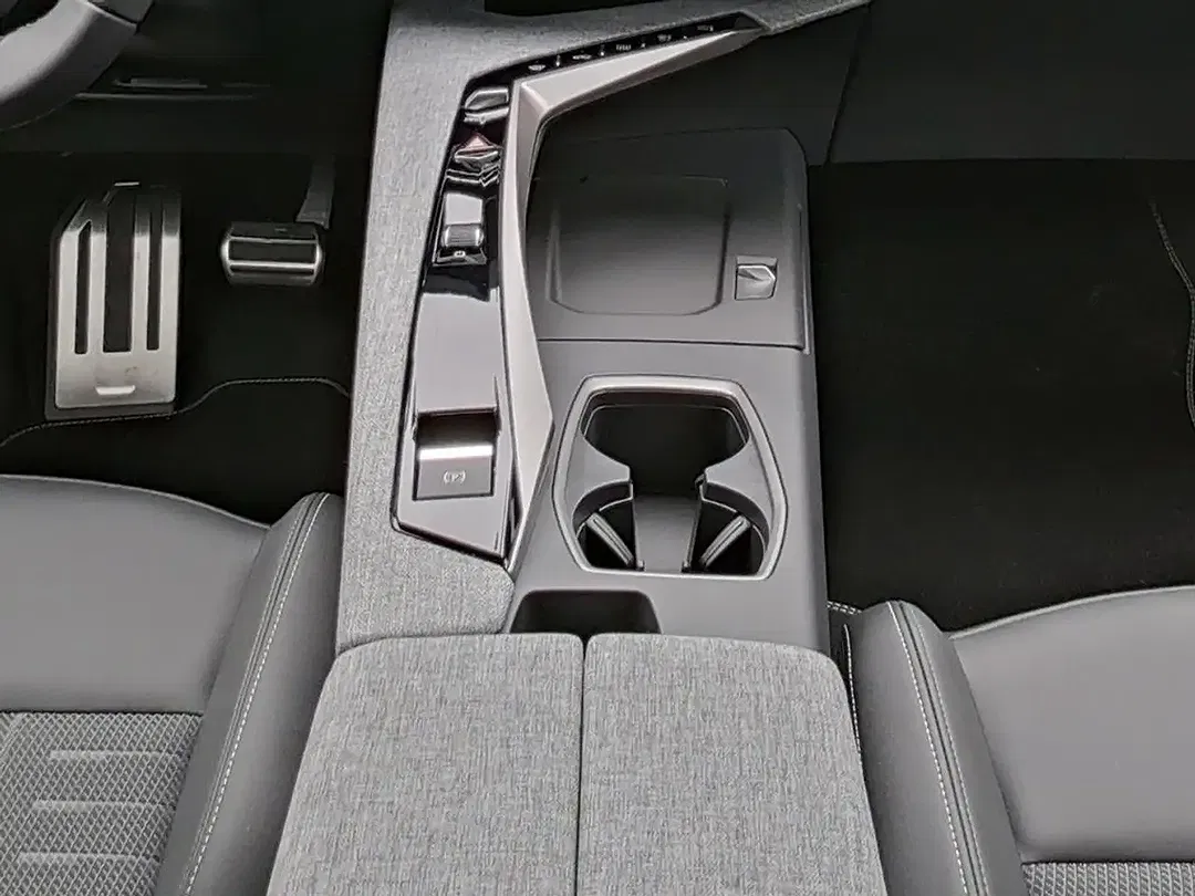 Peugeot 5008 145 e-DSC6 Hybrid GT - foto 12