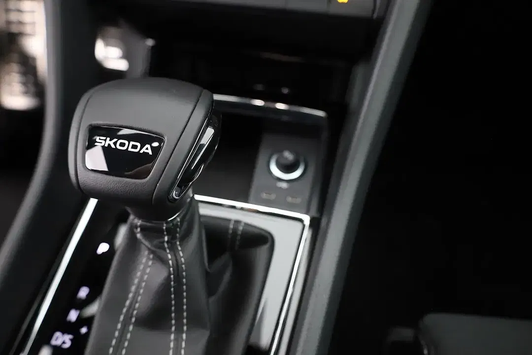 Skoda Karoq 1.5 TSI DSG Sportline - Thumbnail 12