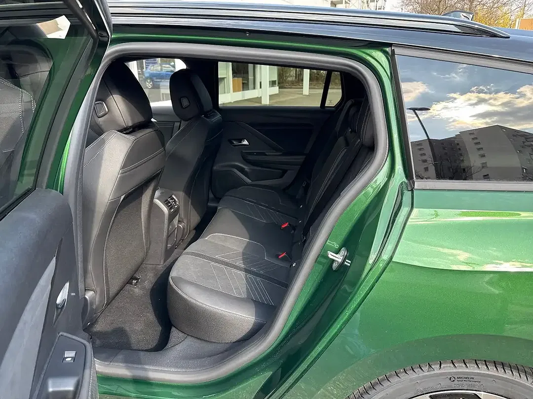 Opel Astra EV Ultimate - Thumbnail 10