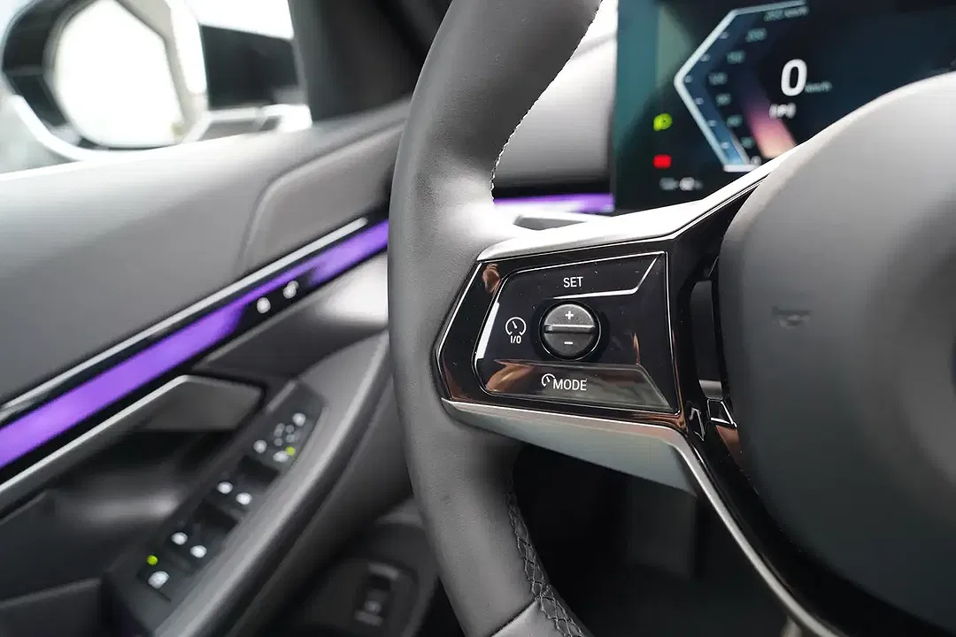BMW i5 eDrive - Thumbnail 15