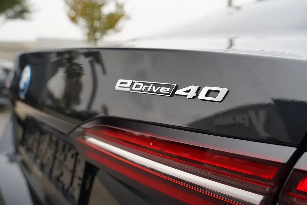 BMW i5 eDrive - Thumbnail 5